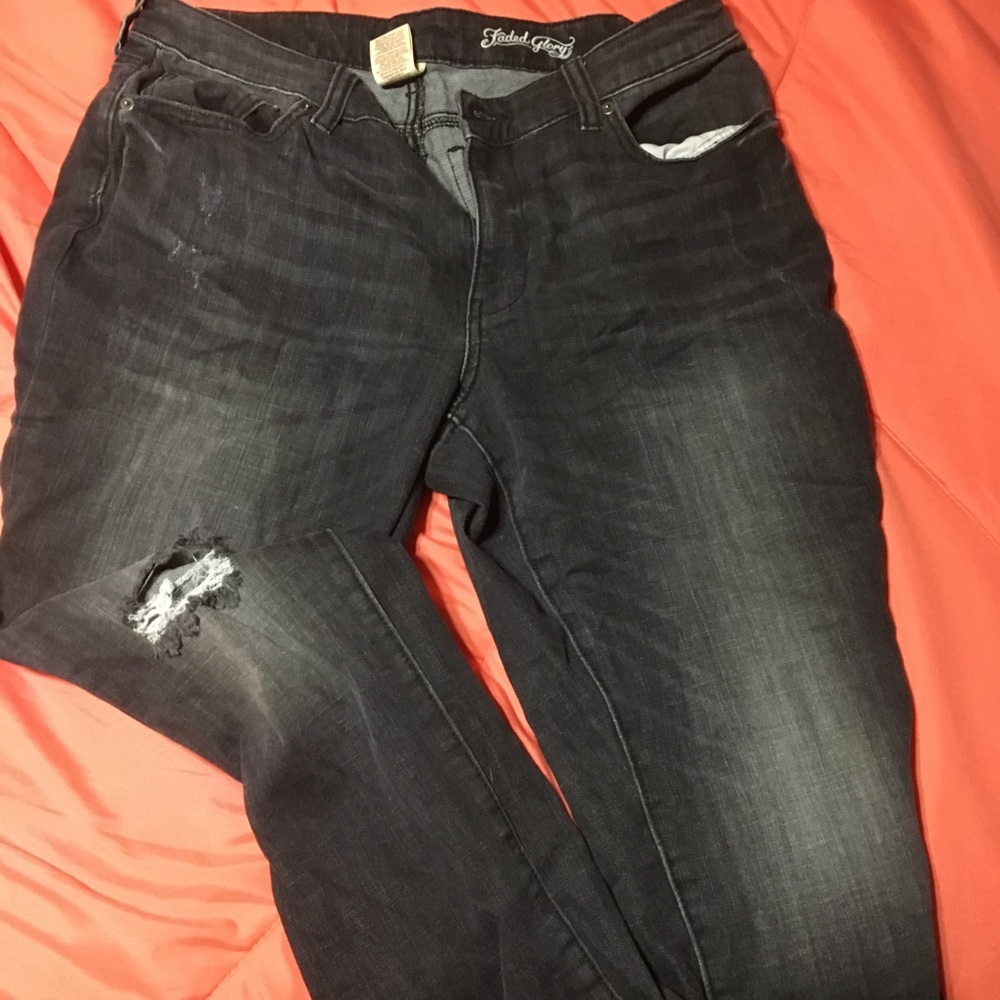 Faded black 3/4 jeans